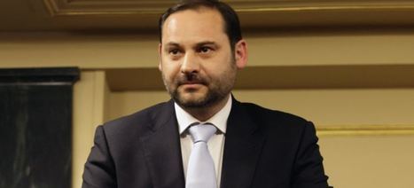 Ábalos pide a los líderes de Podemos el mismo respeto a la militancia socialista que ellos reclaman para sus inscritos