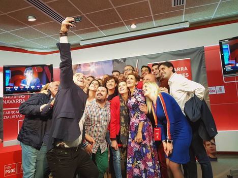 Sánchez se asegura Navarra y Canarias a cambio de renunciar a cuatro escaños regionalistas