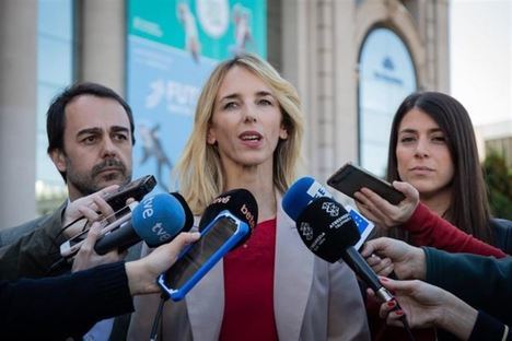 Ábalos y la marquesa Álvarez de Toledo, léase la Constitución antes de hablar