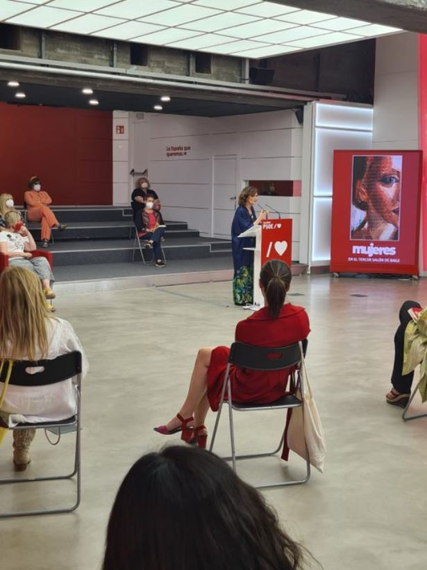 “Mujeres en el Tercer Salón de Baile” de María Amalia Rubio, una mirada a la madurez desde un foco feminista